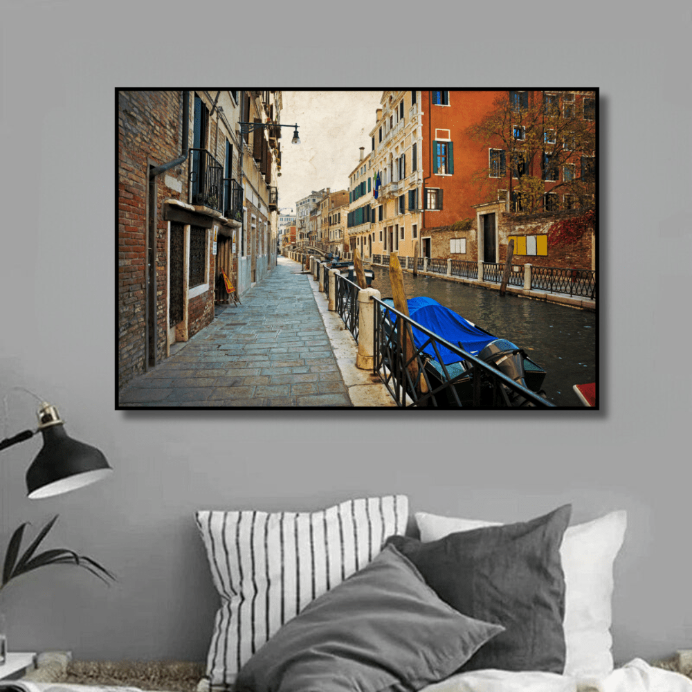 STREET SCENE