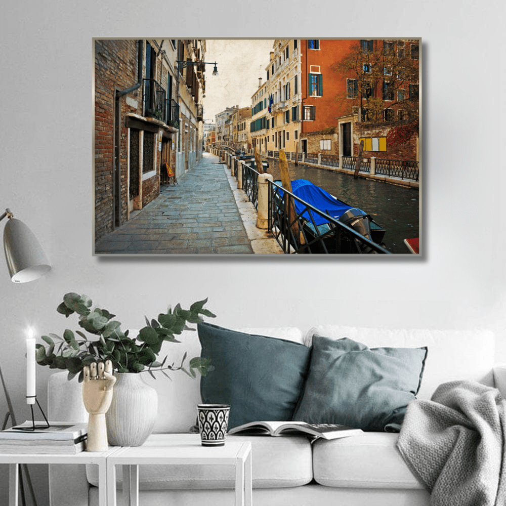 STREET SCENE