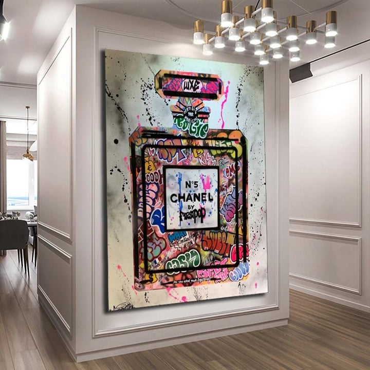 Oliver Gal N°5 CHANEL PARFUM アート作品 Perfume No. Five Chanel I 24 in x 32 in Framed Painting